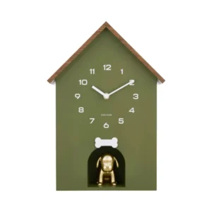 Wanduhr Hundehütte, grün mit goldener Figur und Holzbedachung
