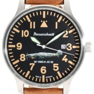 Messerschmitt Pilotenuhr mit braunem Lederband, schwarzem Zifferblatt und silbernem Gehäuse