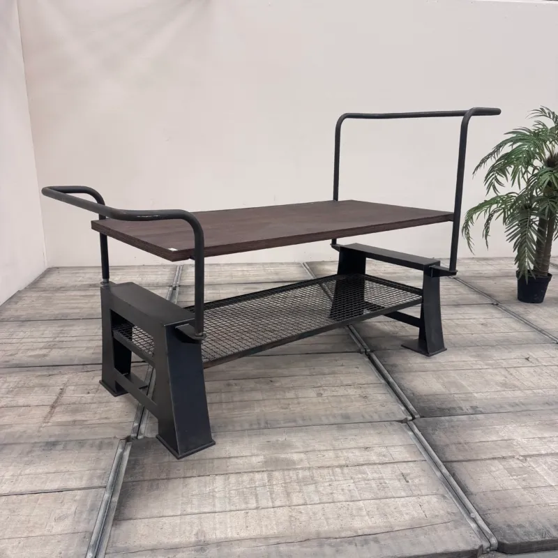 Vintage Industrial Präsentationstisch Holz & Metall Verkaufstisch Tisch Gebraucht